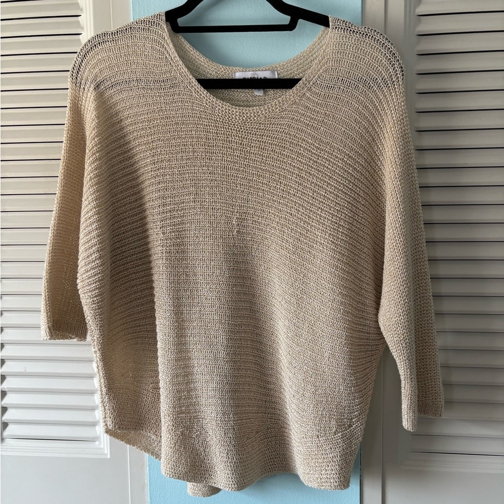 Made in Italy Isabella light weave gold fleck sweater. Size small.